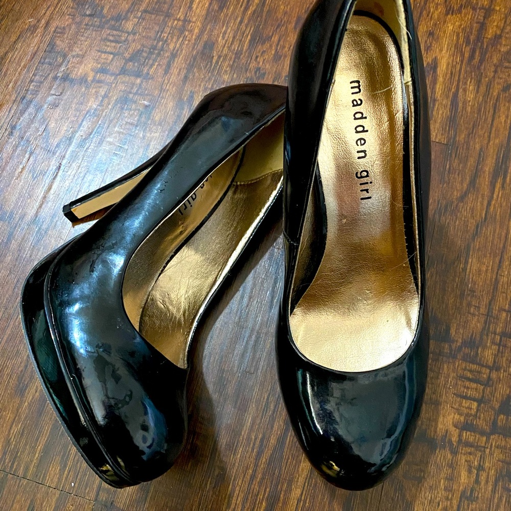 EUC Steve Madden Fastenn pumps